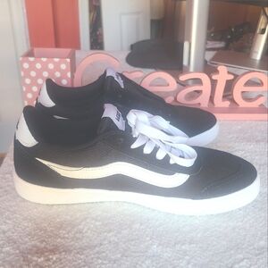 Vans black and white